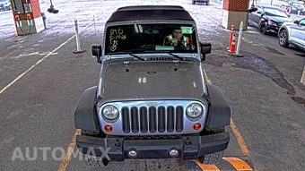 2013 Jeep Wrangler Unlimited Sport - miniatura 2