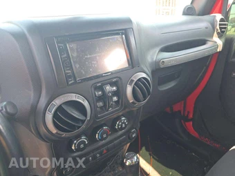 2013 Jeep Wrangler Unlimited Sport - miniatura 10