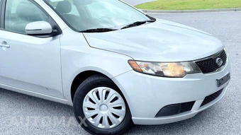 2013 Kia Forte EX Sedan - miniatura 4