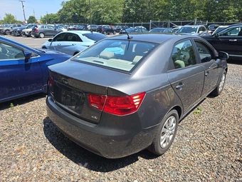 2013 Kia Forte EX Sedan – miniatura 3