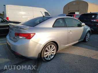 2013 Kia Forte Koup SX Coupe - miniatura 4
