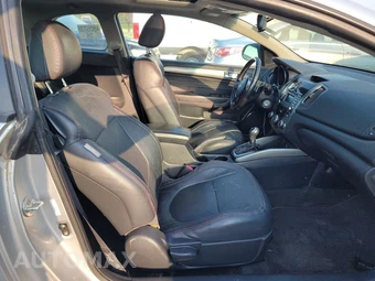 2013 Kia Forte Koup SX Coupe - miniatura 8