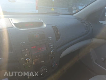 2013 Kia Forte LX Sedan – miniatura 11