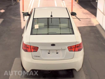 2013 Kia Forte LX Sedan – miniatura 5