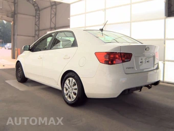 2013 Kia Forte LX Sedan – miniatura 6