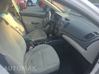 2013 Kia Forte LX Sedan – miniatura 8