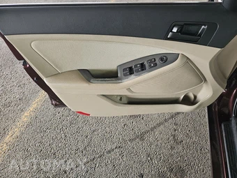 2013 Kia Optima LX – miniatura 9