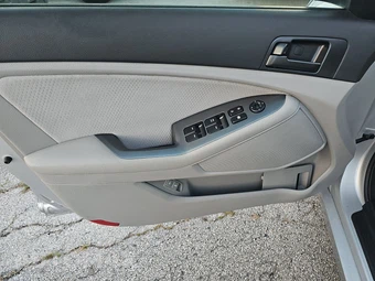 2013 Kia Optima LX - miniatura 9