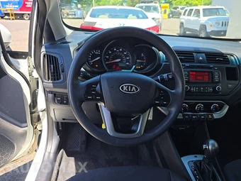 2013 Kia Rio LX Sedan – miniatura 10