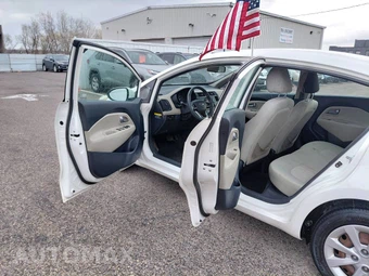 2013 Kia Rio LX Sedan - miniatura 11