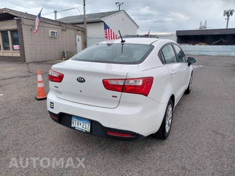 2013 Kia Rio LX Sedan - miniatura 4