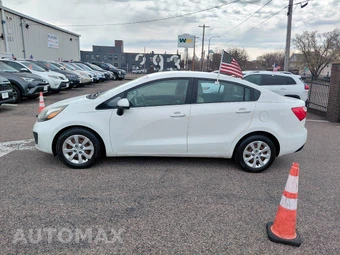 2013 Kia Rio LX Sedan - miniatura 5