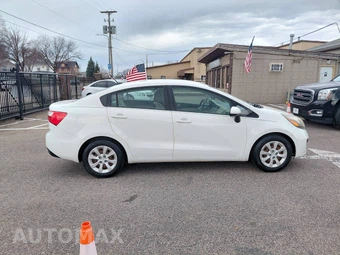 2013 Kia Rio LX Sedan - miniatura 6