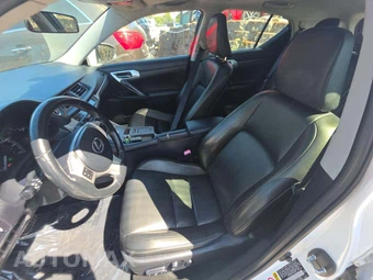 2013 Lexus CT 200h – miniatura 6
