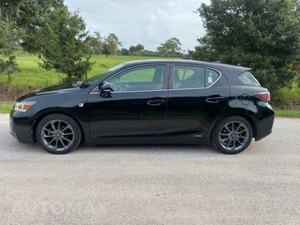 2013 Lexus CT 200h - miniatura 10