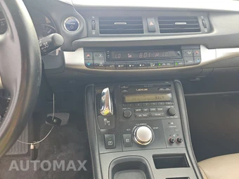 2013 Lexus CT 200h - miniatura 11
