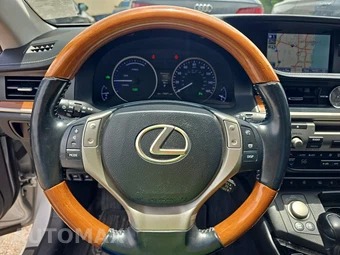 2013 Lexus ES 300h – miniatura 10