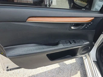 2013 Lexus ES 300h – miniatura 9