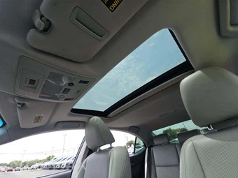 2013 Lexus ES 300h - miniatura 11