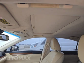 2013 Lexus ES 300h – miniatura 17
