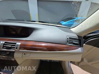 2013 Lexus LS 460 - miniatura 19