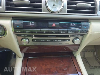 2013 Lexus LS 460 – miniatura 24