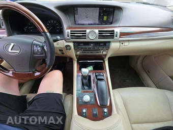 2013 Lexus LS 460 – miniatura 10