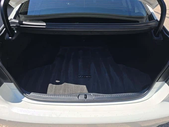 2013 Lexus LS 460 – miniatura 14