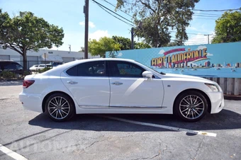 2013 Lexus LS 460 - miniatura 30
