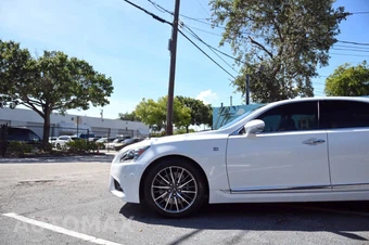 2013 Lexus LS 460 - miniatura 5