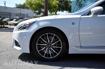 2013 Lexus LS 460 - miniatura 6
