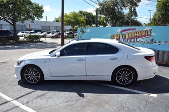 2013 Lexus LS 460 - miniatura 7