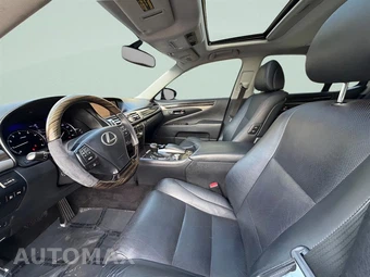 2013 Lexus LS 460 - miniatura 10