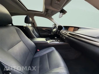 2013 Lexus LS 460 - miniatura 11