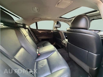 2013 Lexus LS 460 - miniatura 16