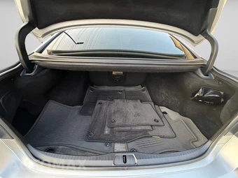 2013 Lexus LS 460 - miniatura 17