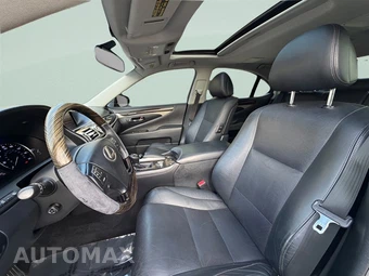 2013 Lexus LS 460 - miniatura 9