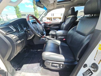 2013 Lexus LX 570 – miniatura 6