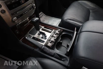 2013 Lexus LX 570 - miniatura 11