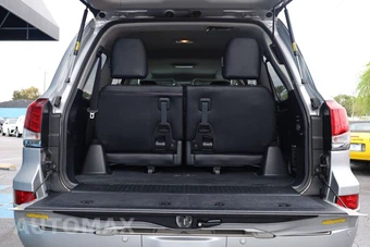 2013 Lexus LX 570 - miniatura 15