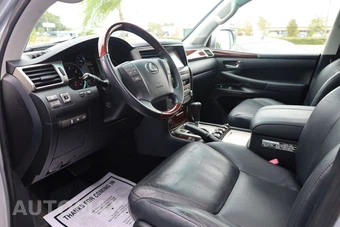 2013 Lexus LX 570 - miniatura 8