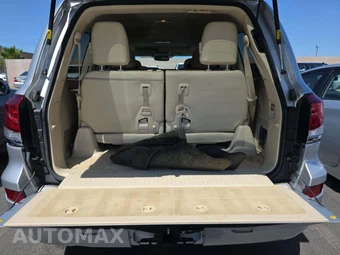 2013 Lexus LX 570 – miniatura 12