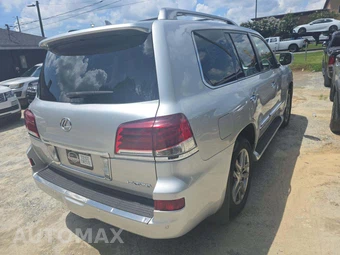 2013 Lexus LX 570 – miniatura 3