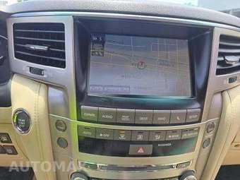 2013 Lexus LX 570 – miniatura 10