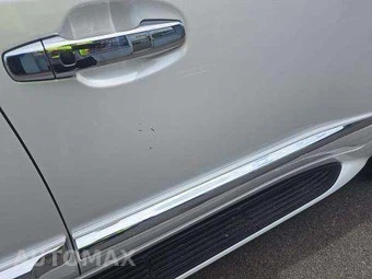 2013 Lexus LX 570 – miniatura 24