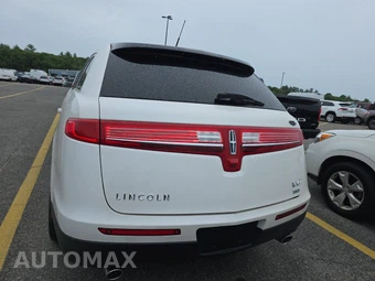 2013 Lincoln MKT w/Limo Pkg – miniatura 5
