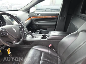 2013 Lincoln MKT w/Limo Pkg – miniatura 7