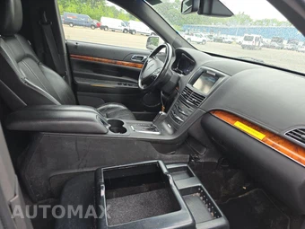 2013 Lincoln MKT w/Limo Pkg – miniatura 8