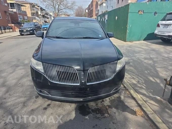 2013 Lincoln MKT w/Livery Pkg – miniatura 5