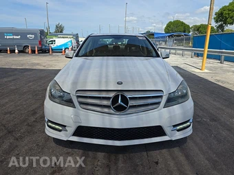 2013 Mercedes-Benz C 250 Sedan - miniatura 2